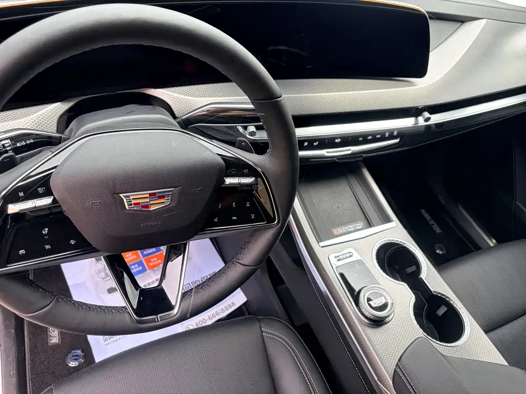 Cadillac XT5 — миниатюра 10