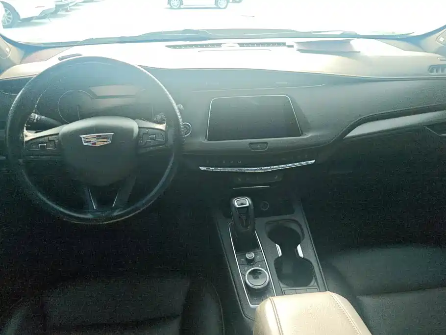 Cadillac XT4 — миниатюра 12