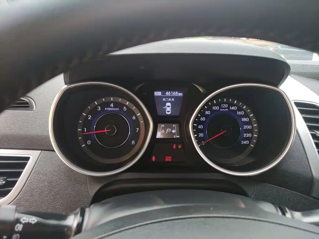 Hyundai Elantra Langdong — миниатюра 12