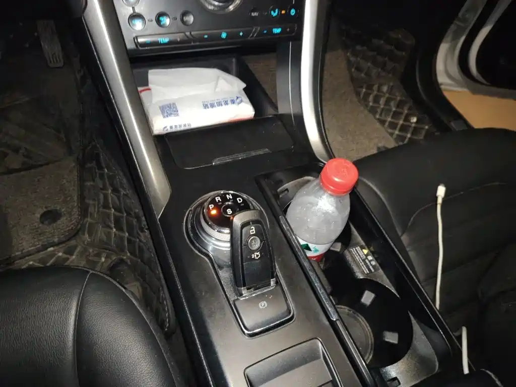 Ford Mondeo — миниатюра 7