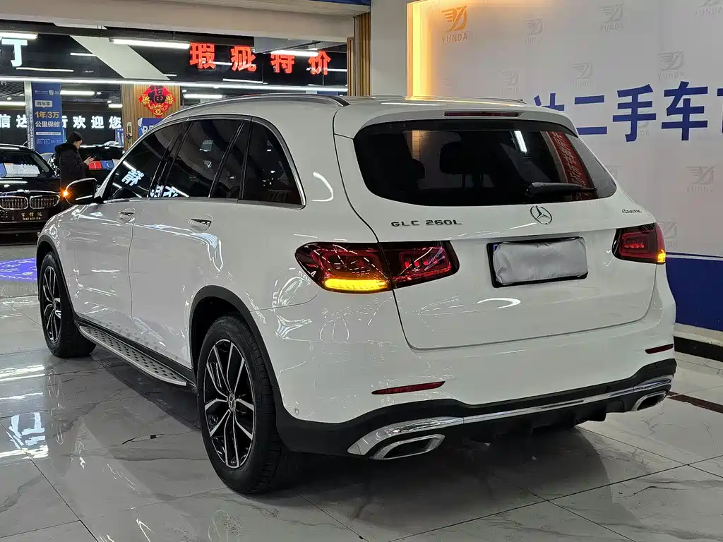 MERCEDES-BENZ GLC