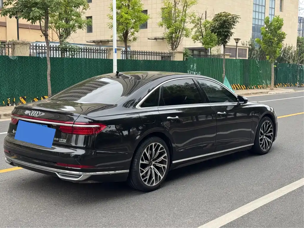 Audi A8 — миниатюра 7