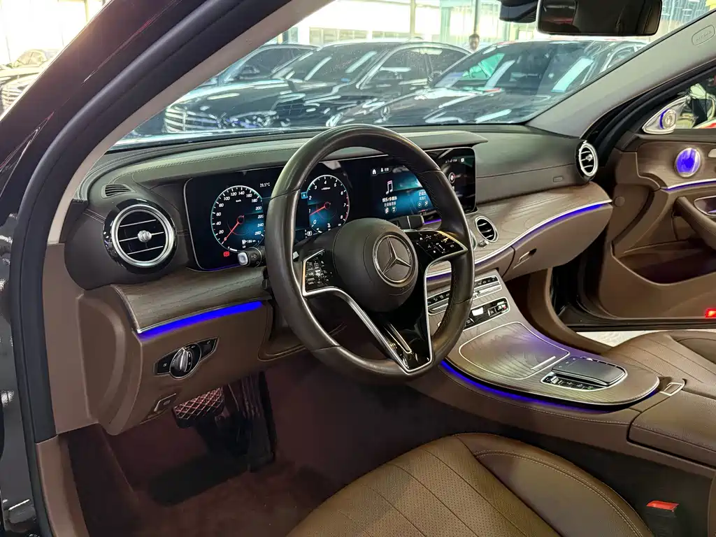 Mercedes-Benz E-Class — миниатюра 6