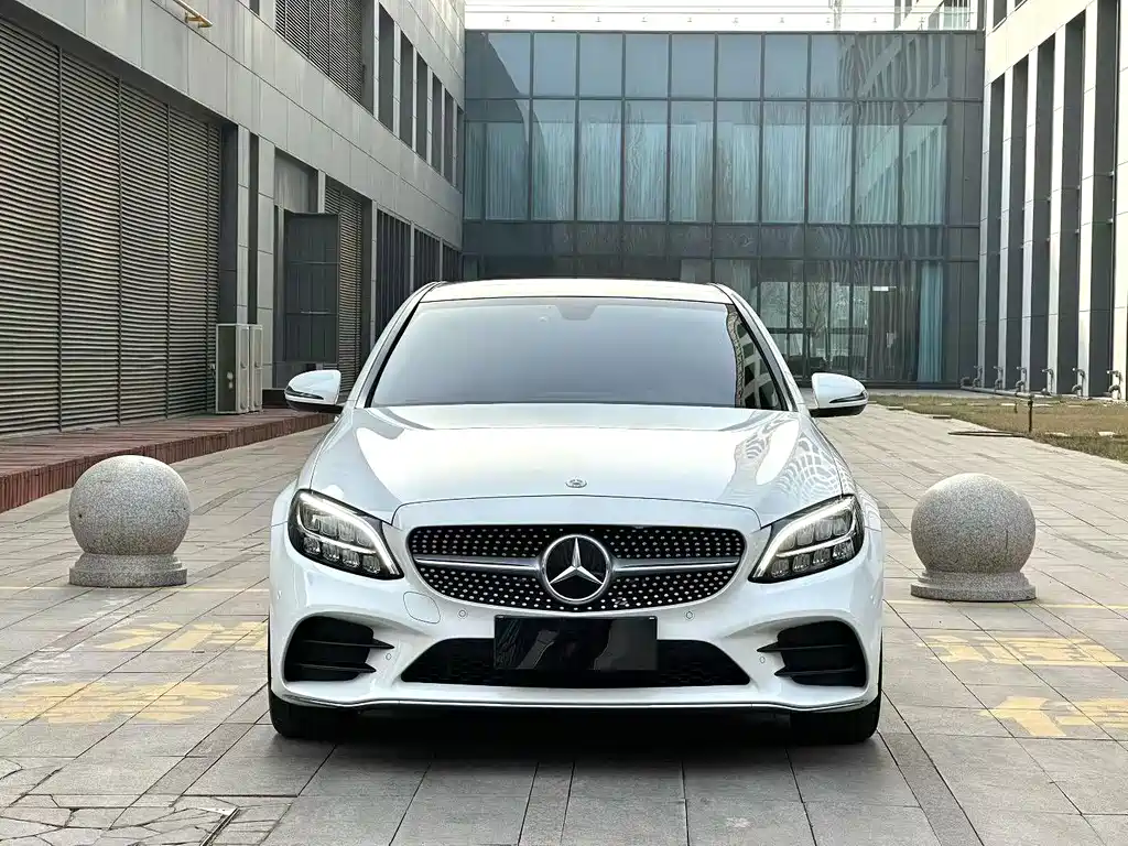 Mercedes-Benz C-Class — миниатюра 2