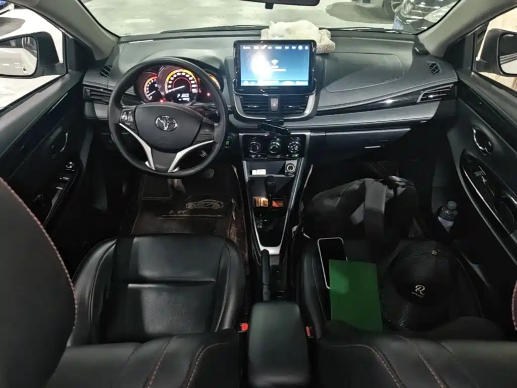 Toyota Yaris L — миниатюра 10