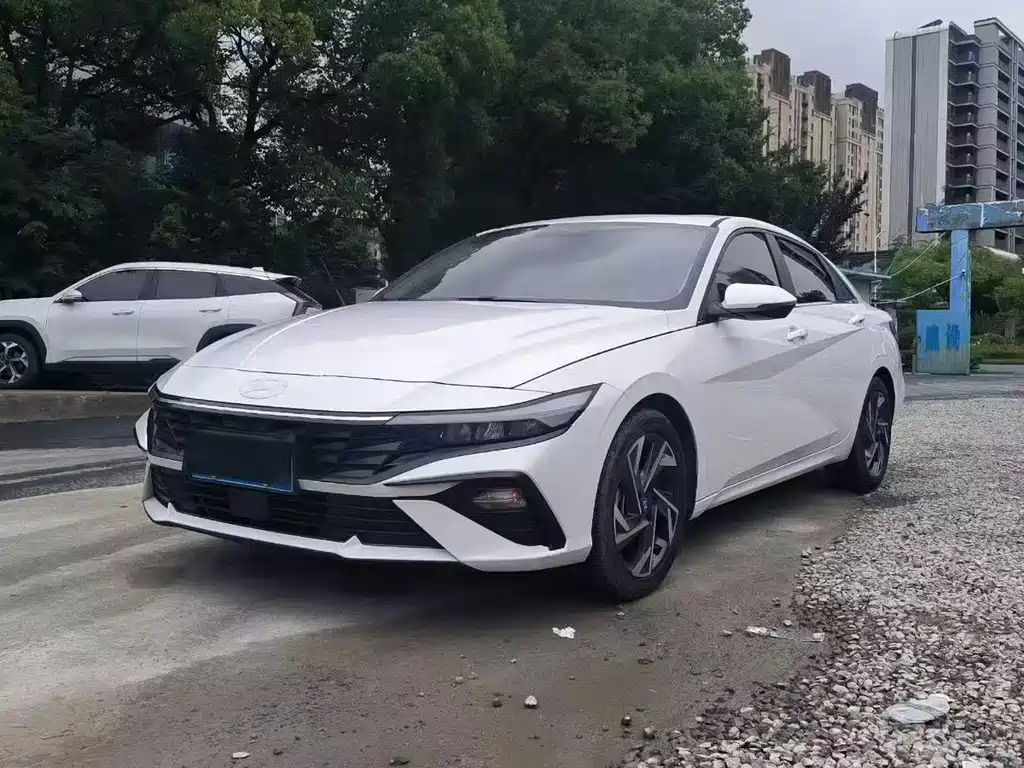 Hyundai Elantra — миниатюра 3
