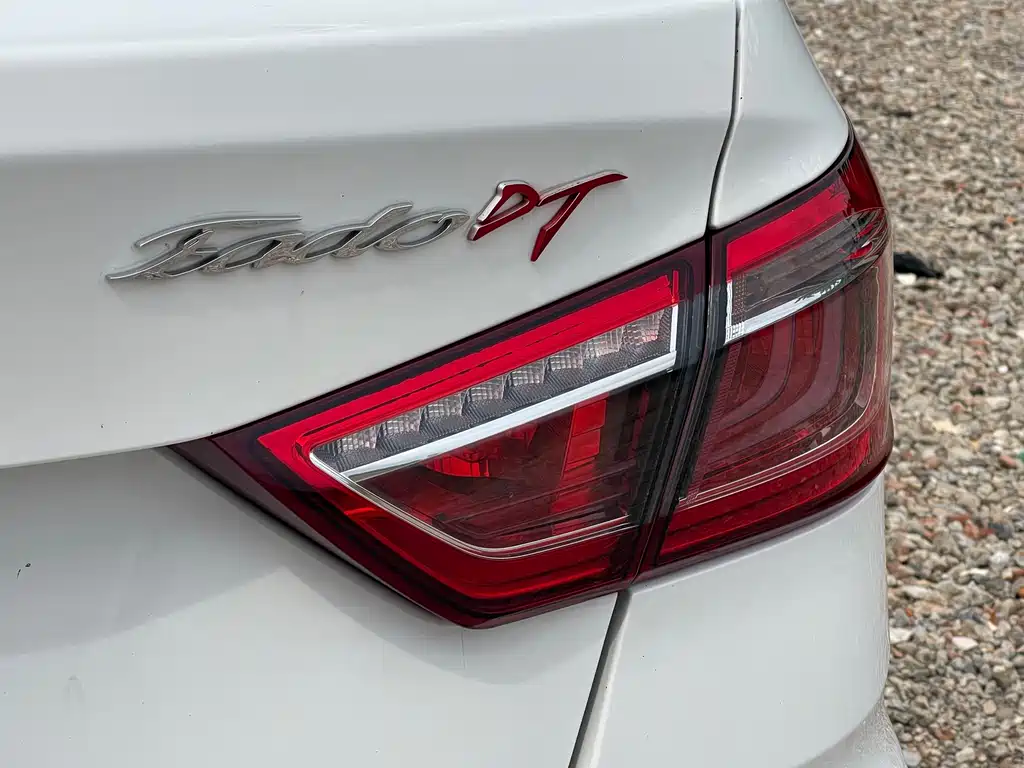 Changan Eado DT — миниатюра 7