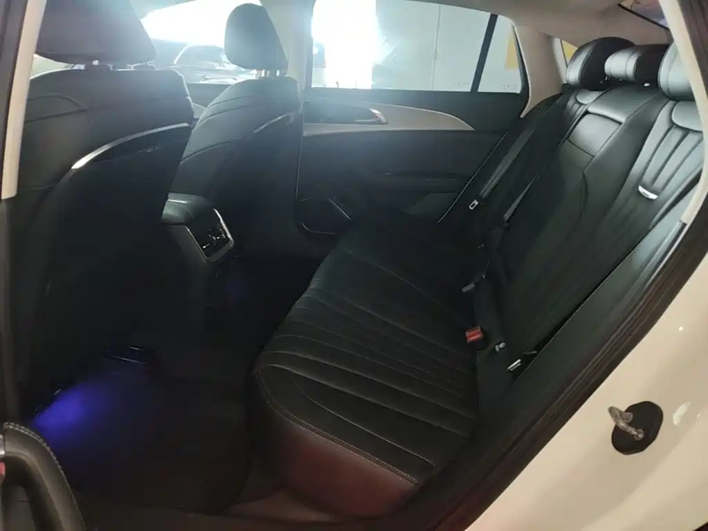 Hongqi Hongqi H5 — миниатюра 17