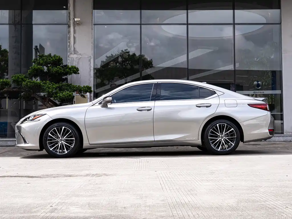 Lexus ES 2021 300h Premium