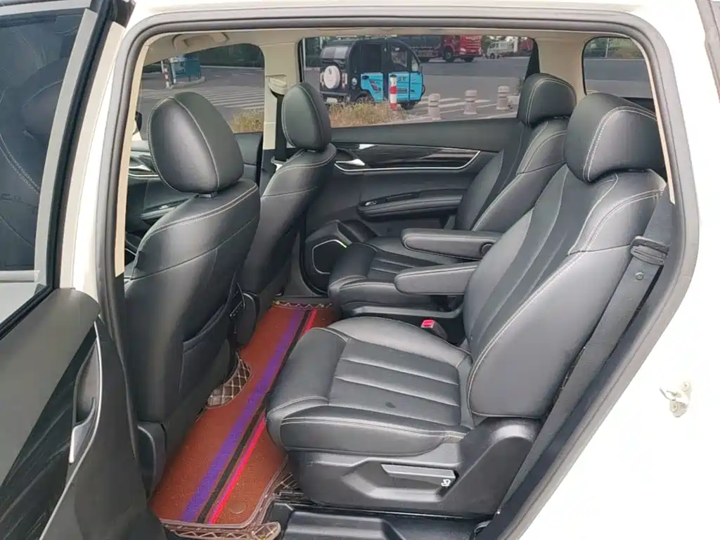 BYD MAX — миниатюра 17