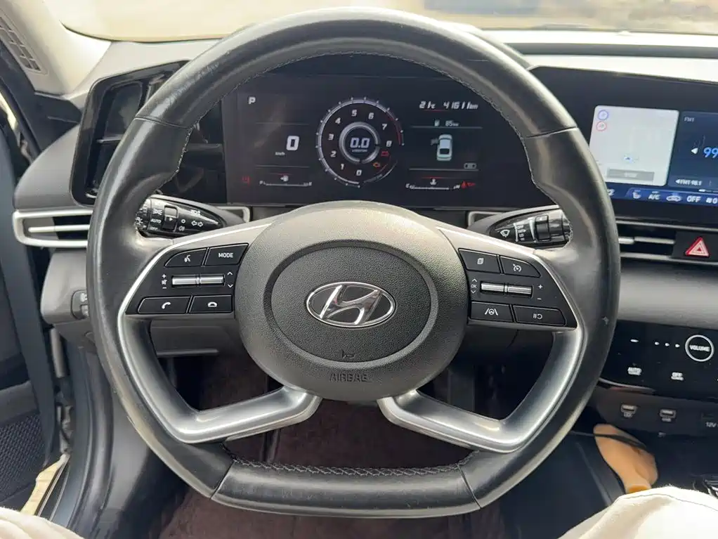 Hyundai Elantra — миниатюра 4