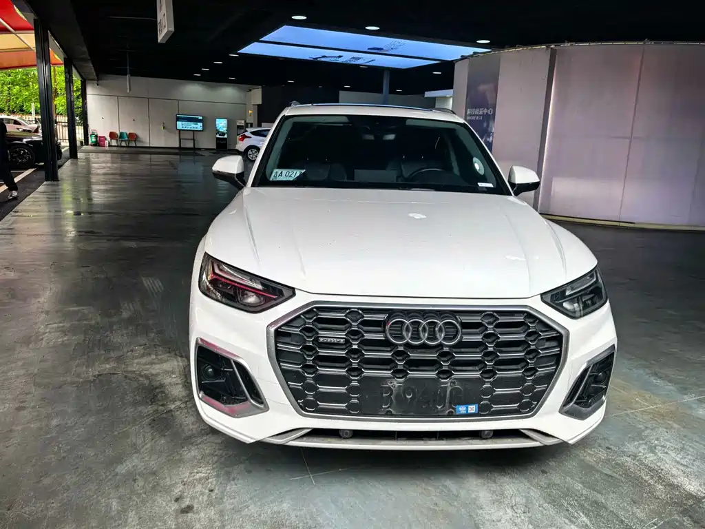 Audi Q5L — миниатюра 2