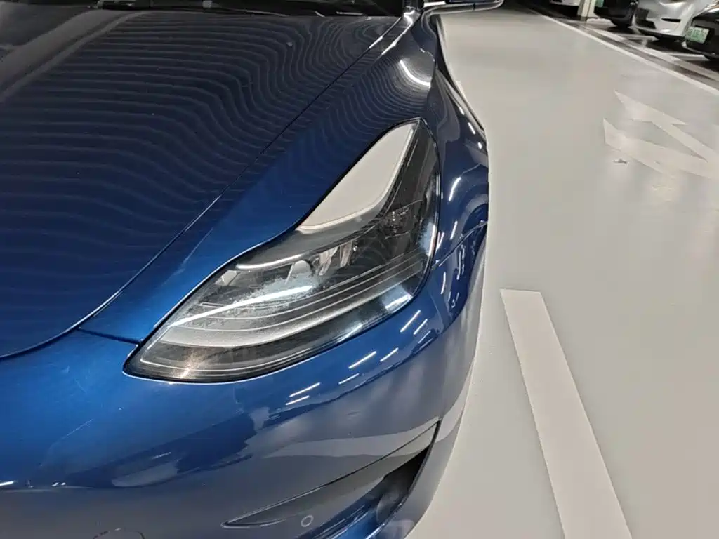 Tesla Model 3 — миниатюра 24