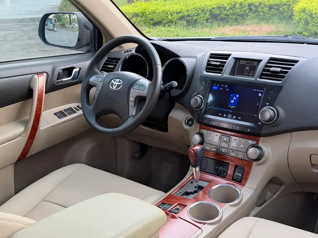 Toyota Highlander (Import) — миниатюра 9