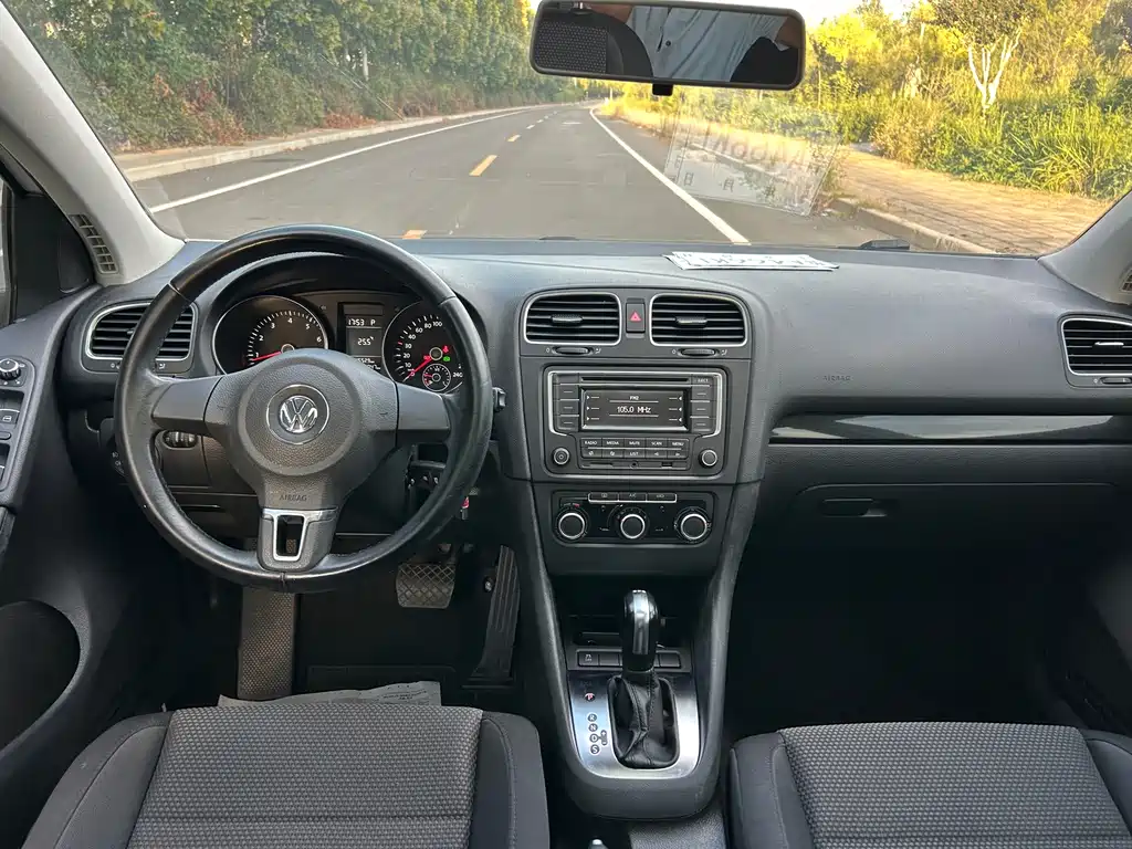 Volkswagen Golf — миниатюра 6