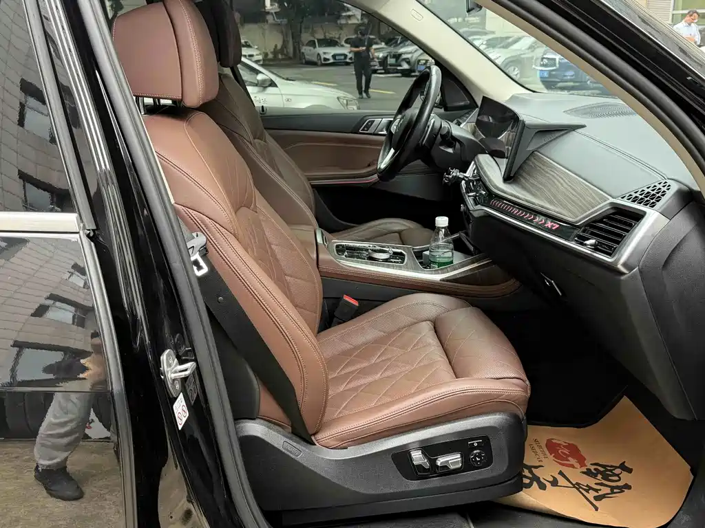 BMW X7 — миниатюра 9
