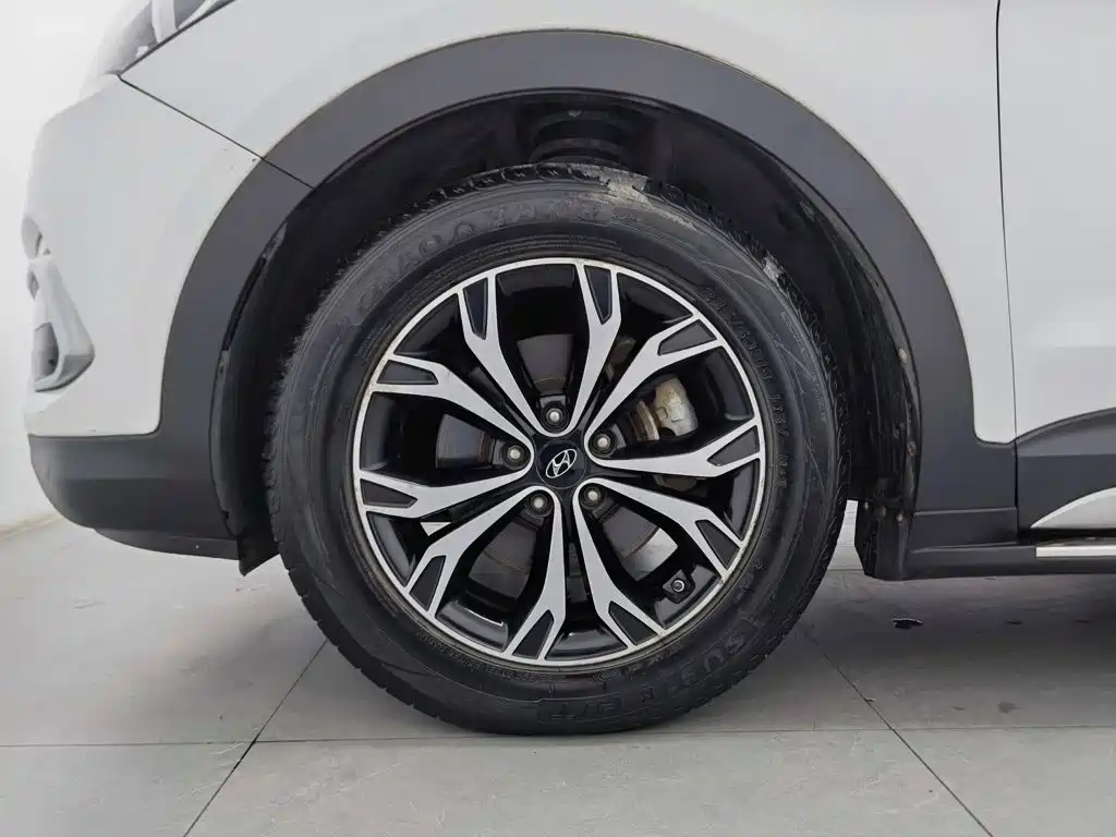 Hyundai Santa Fe — миниатюра 17