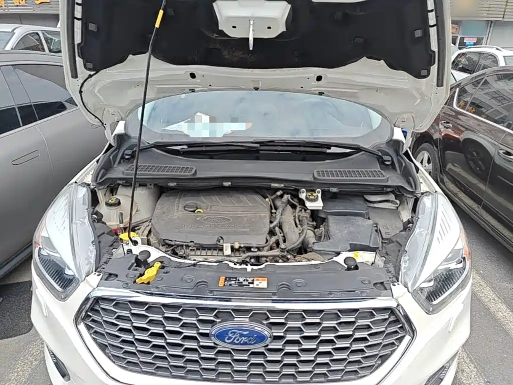 Ford Kuga — миниатюра 20