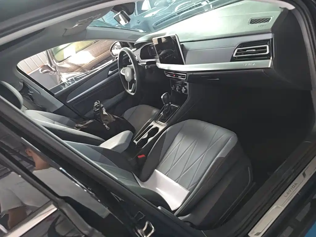Volkswagen Lavida — миниатюра 25