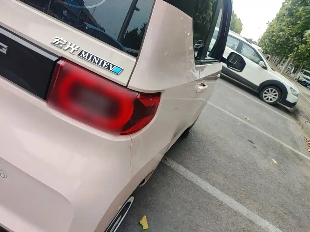 Wuling MINIEV — миниатюра 8