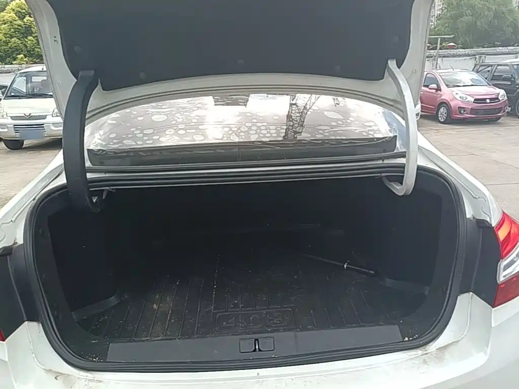 Peugeot 408 — миниатюра 19