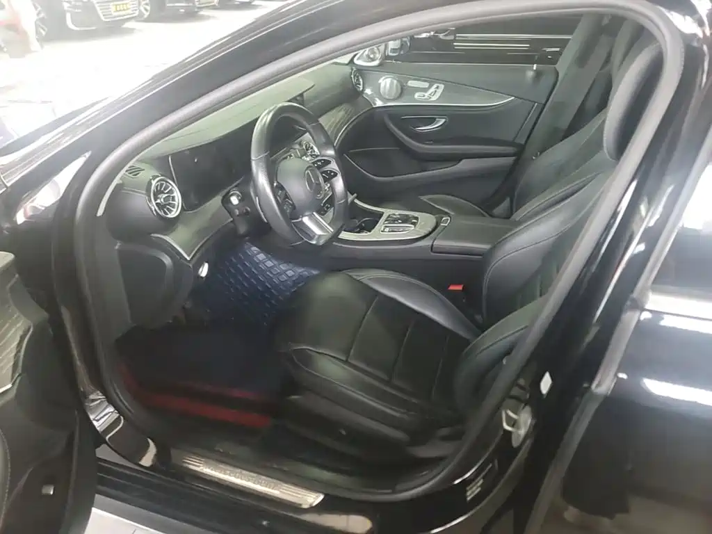 Mercedes-Benz E-Class — миниатюра 15