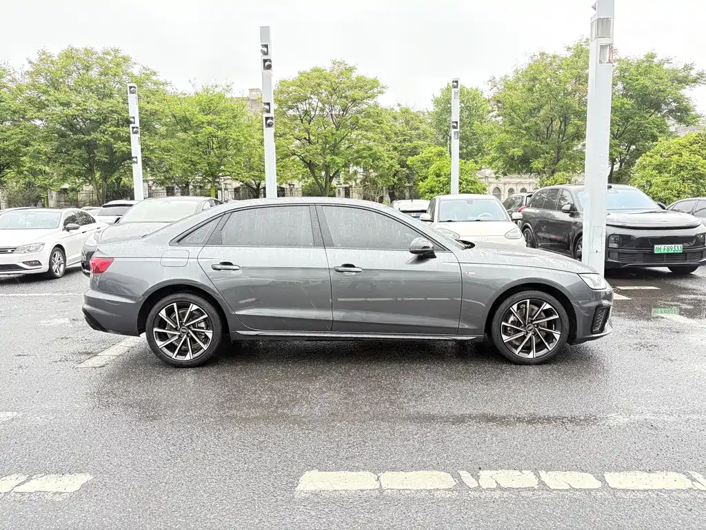 Audi A4L 2023 40 TFSI Luxury
