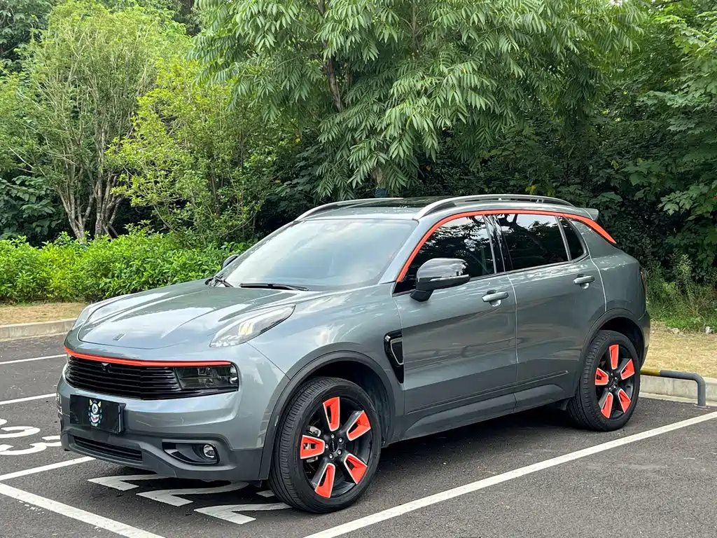 Lynk & Co 01