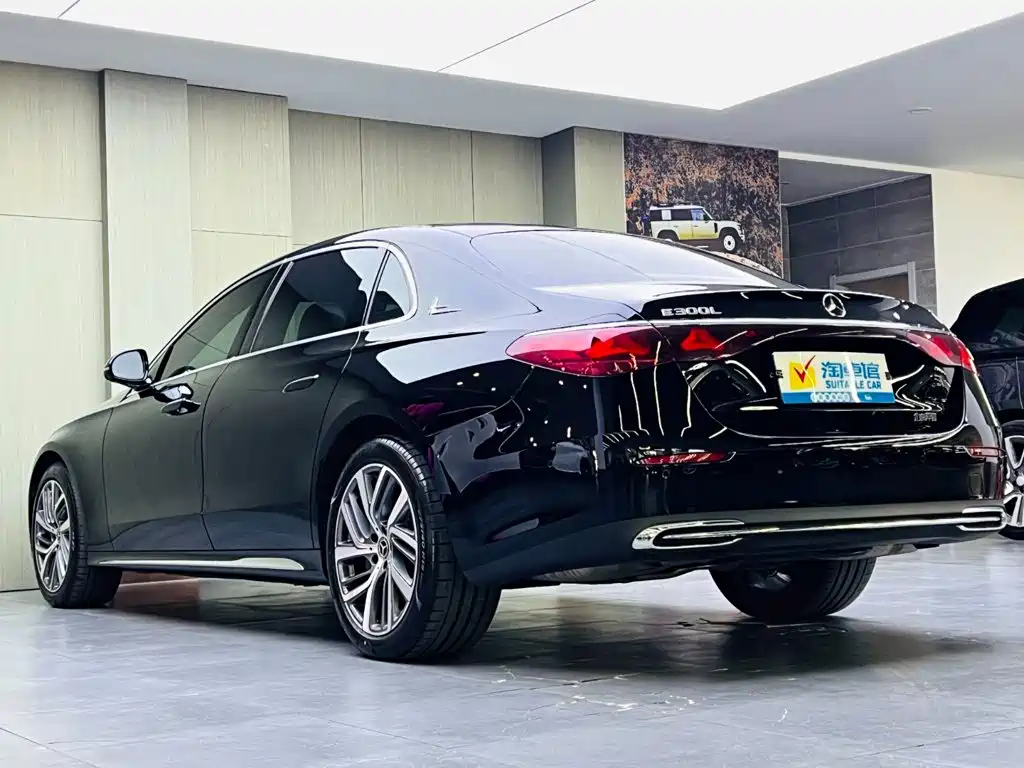 Mercedes-Benz E-Class — миниатюра 6