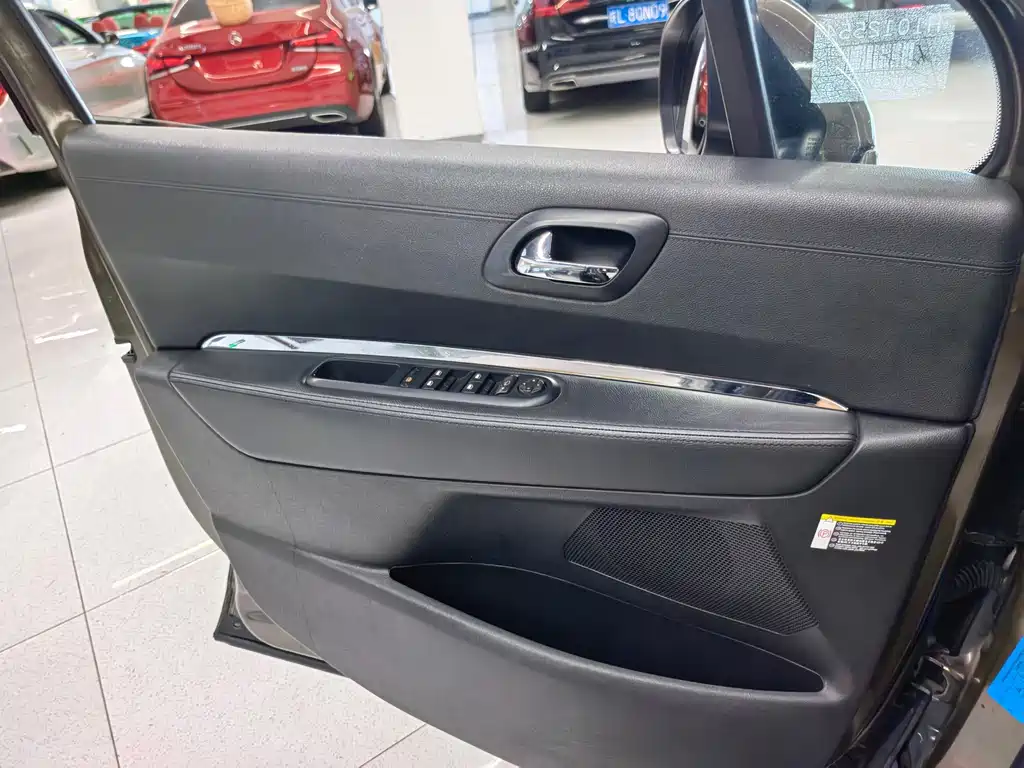 Peugeot 3008 — миниатюра 14