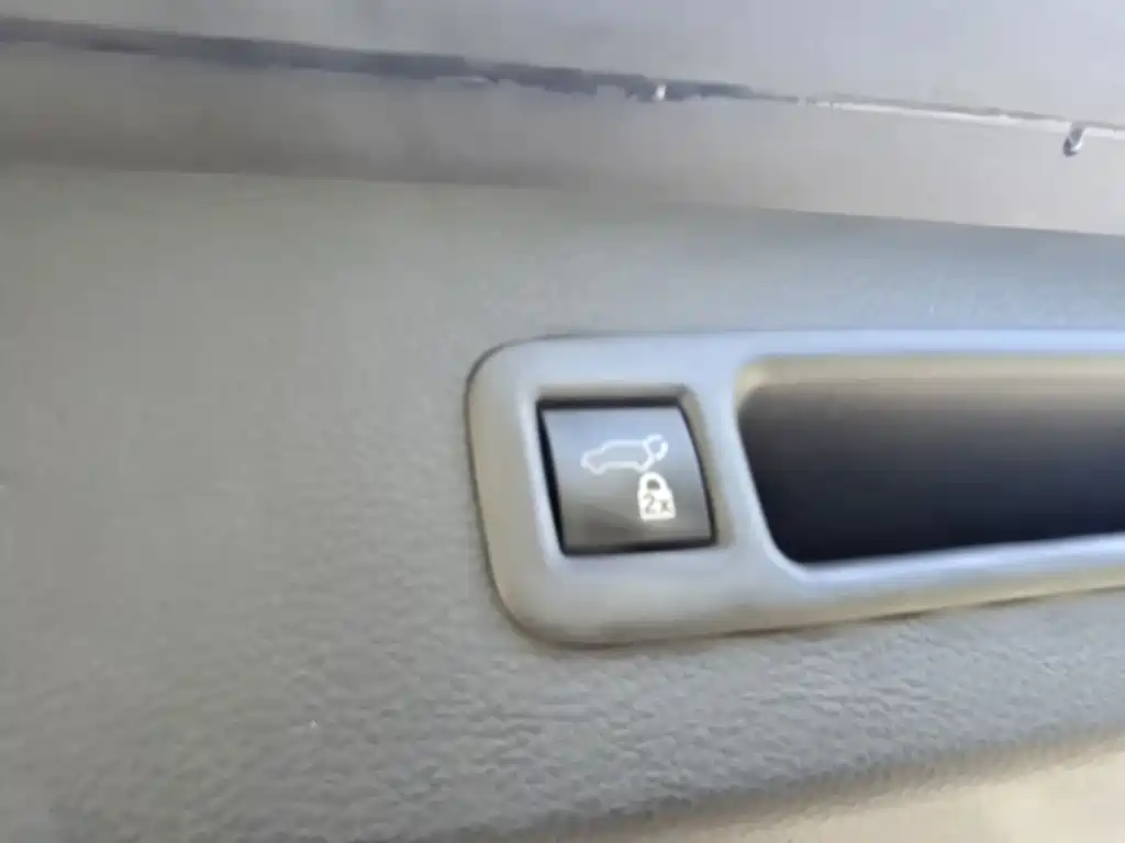 Toyota Granvia — миниатюра 15