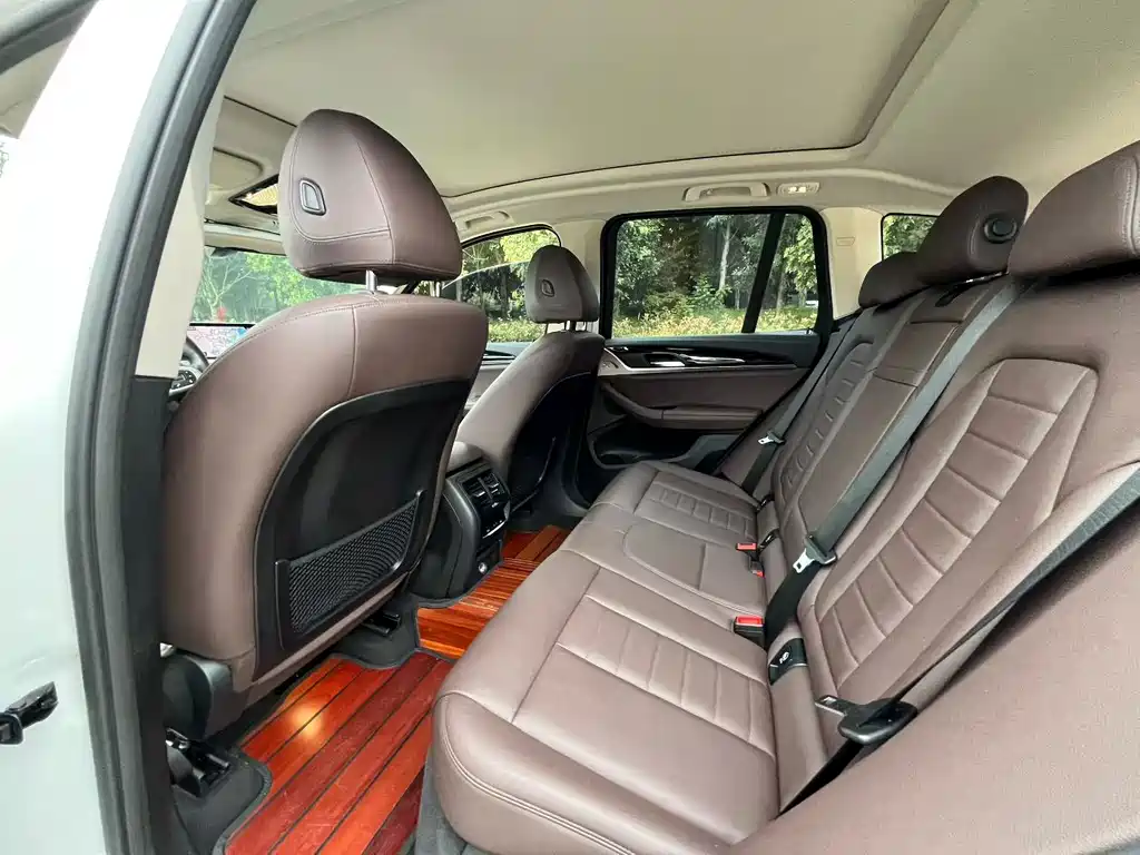 BMW X3 — миниатюра 8