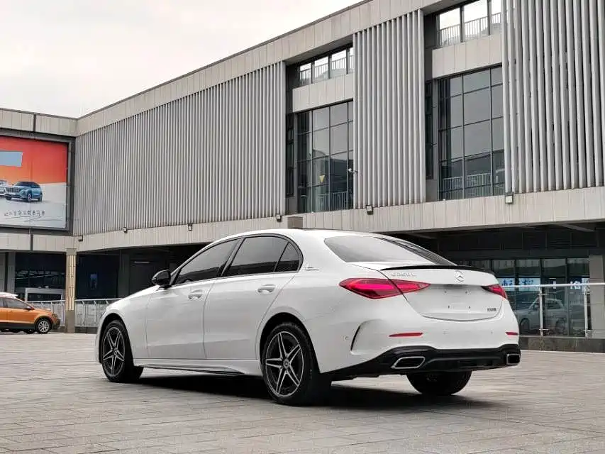 Mercedes-Benz C-Class — миниатюра 8
