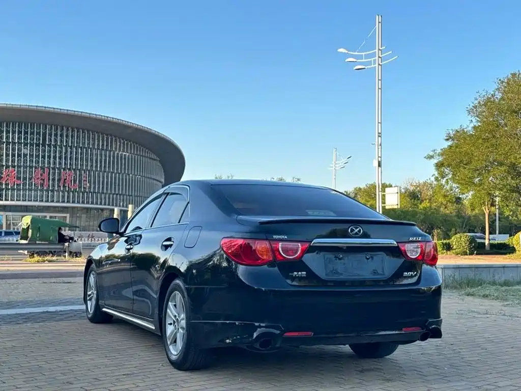 Toyota Reiz — миниатюра 6