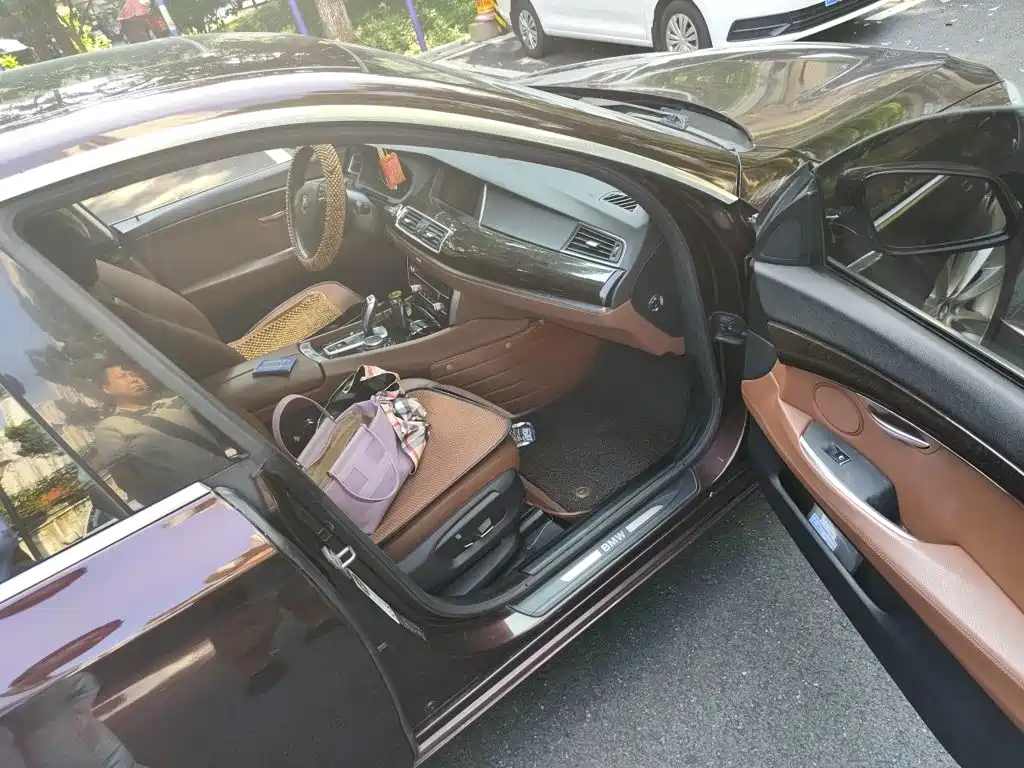 BMW 5 Series GT — миниатюра 20