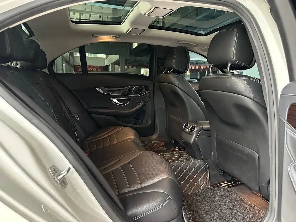 Mercedes-Benz C-Class — миниатюра 14