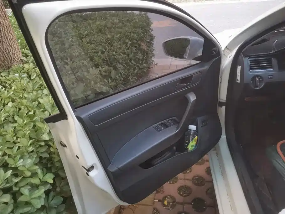Volkswagen Santana — миниатюра 7