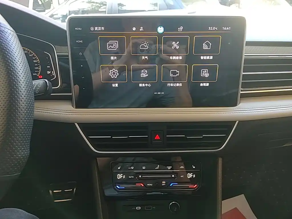 Volkswagen Tiguan L — миниатюра 13