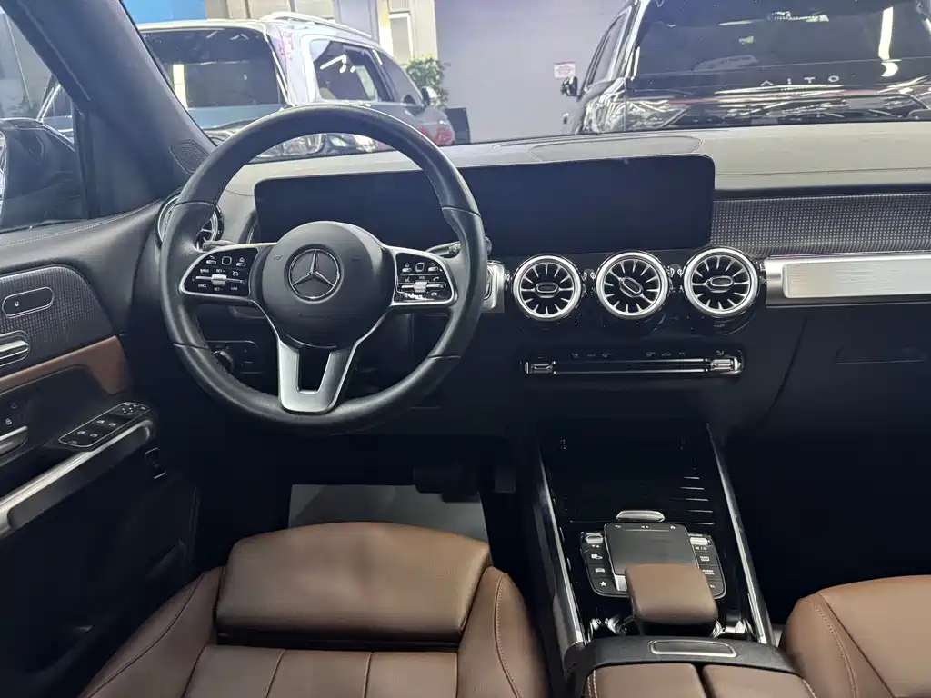 Mercedes-Benz GLB — миниатюра 7