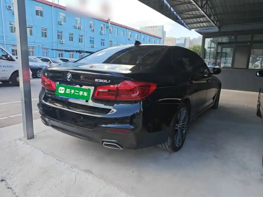 BMW 5 Series — миниатюра 7