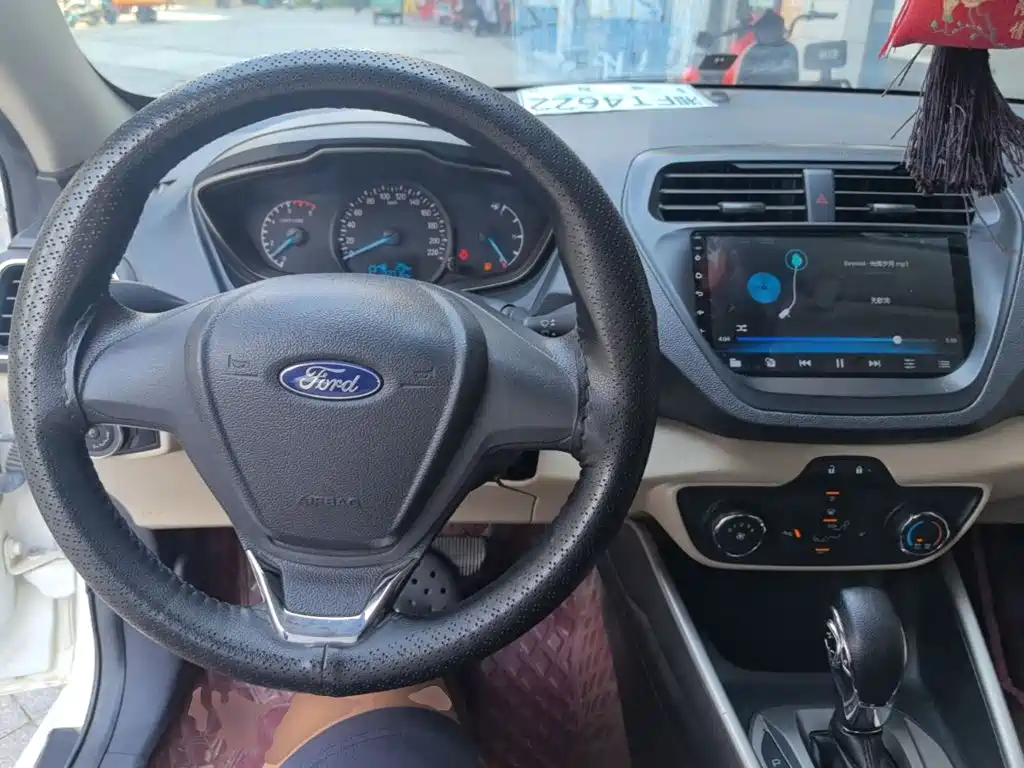 Ford Escort — миниатюра 10
