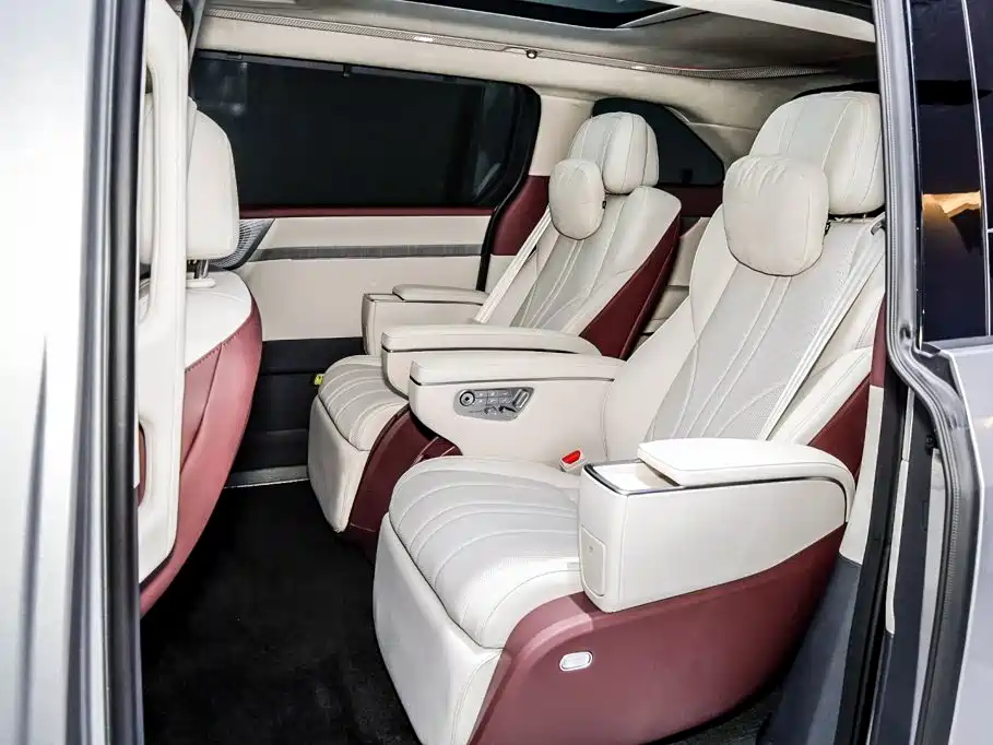 XPeng X9 — миниатюра 10