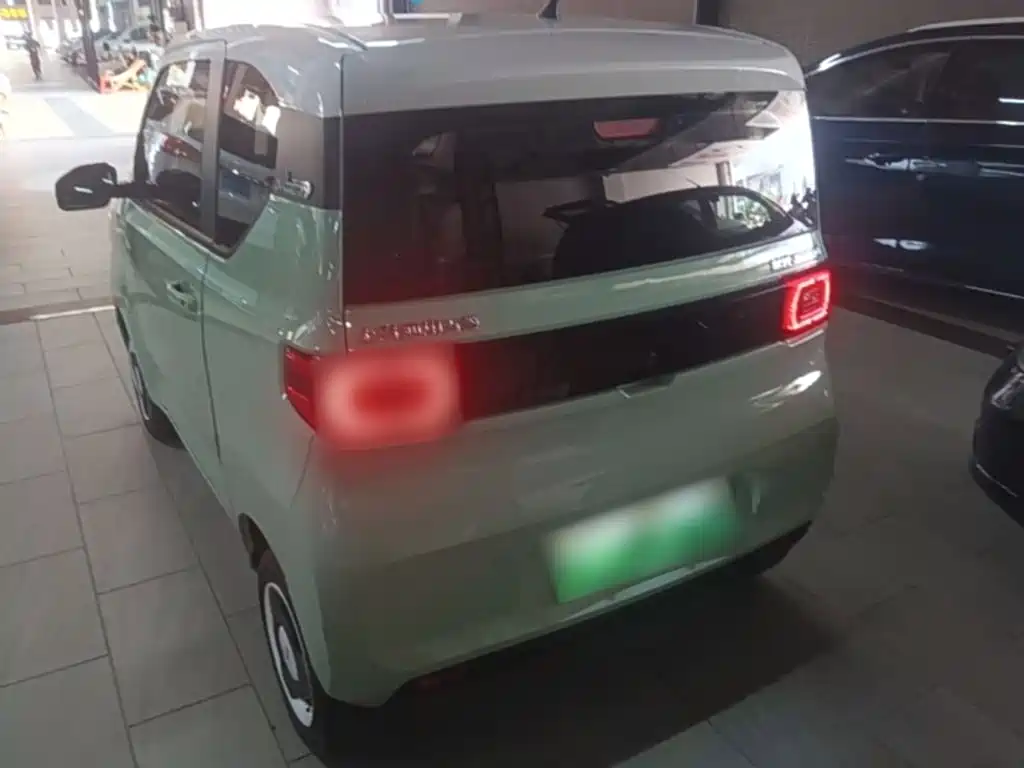 Wuling MINIEV — миниатюра 5
