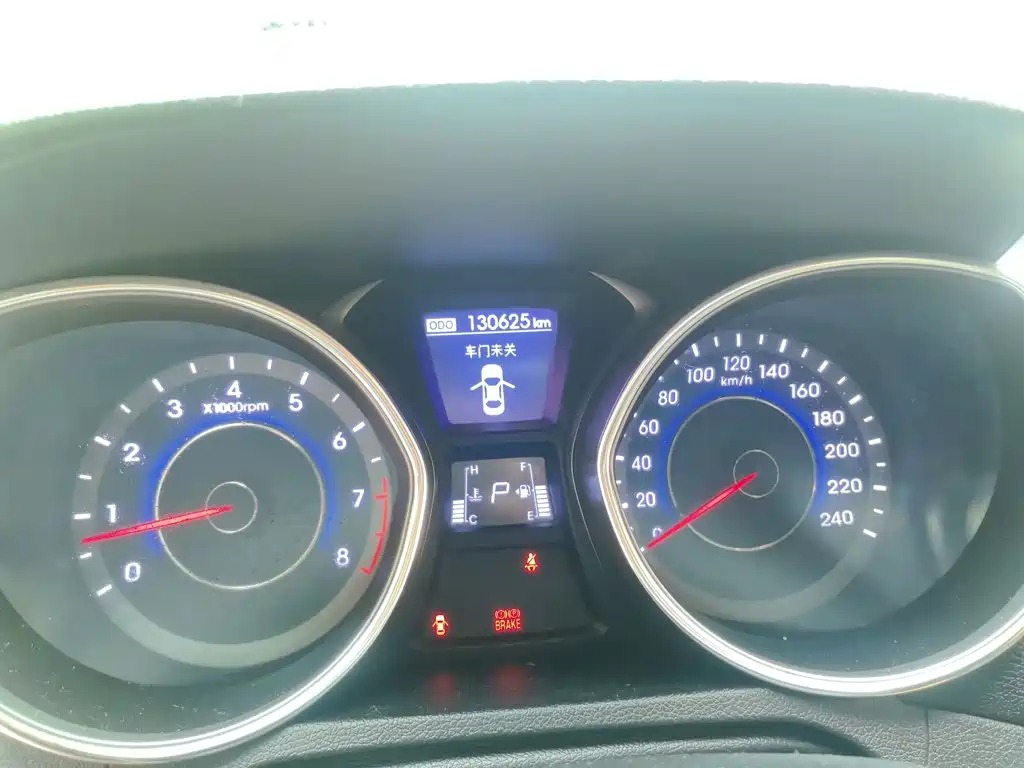 Hyundai Elantra Langdong — миниатюра 8