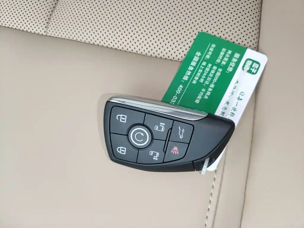 Buick GL8 Hybrid — миниатюра 9