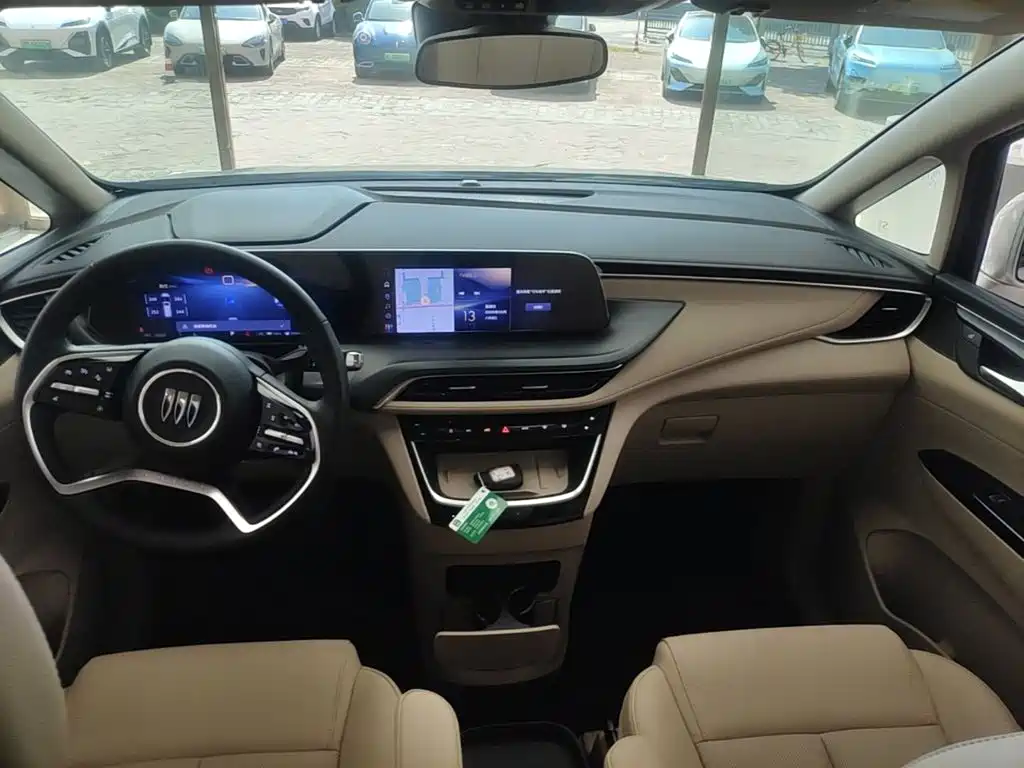 Buick GL8 Hybrid — миниатюра 10