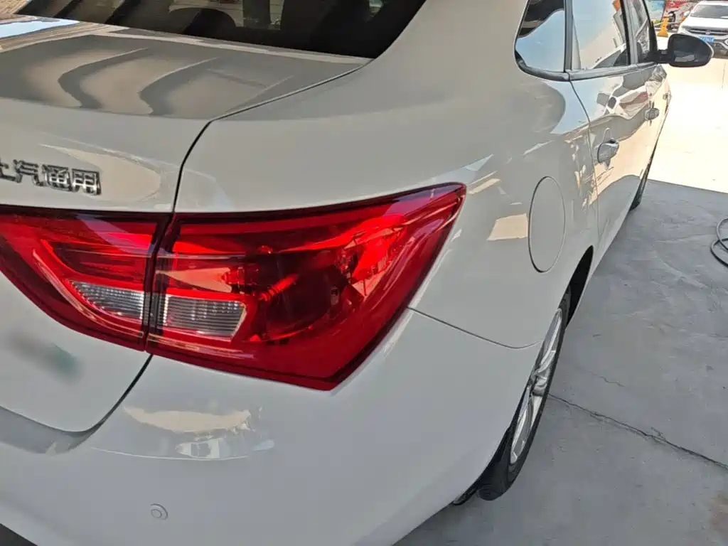 Buick Excelle — миниатюра 8