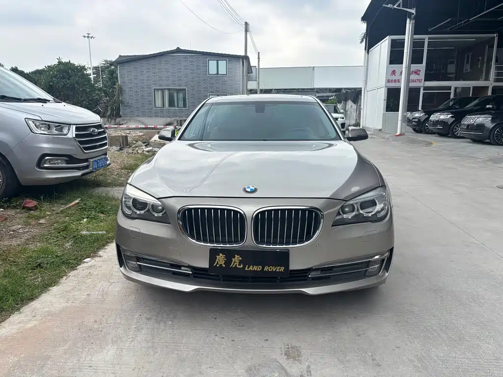 BMW 7 Series — миниатюра 2