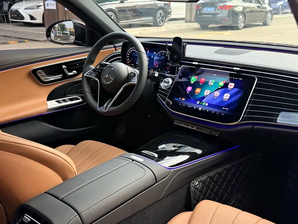 Mercedes-Benz E-Class — миниатюра 11