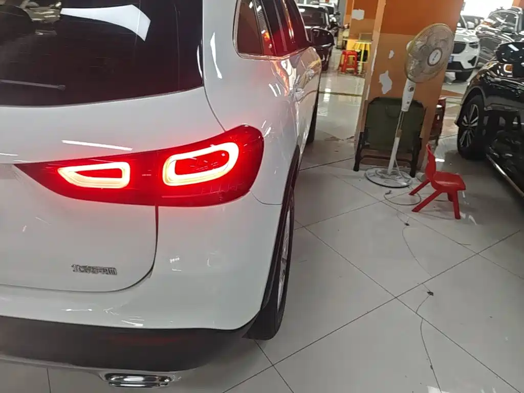 Mercedes-Benz GLA — миниатюра 8